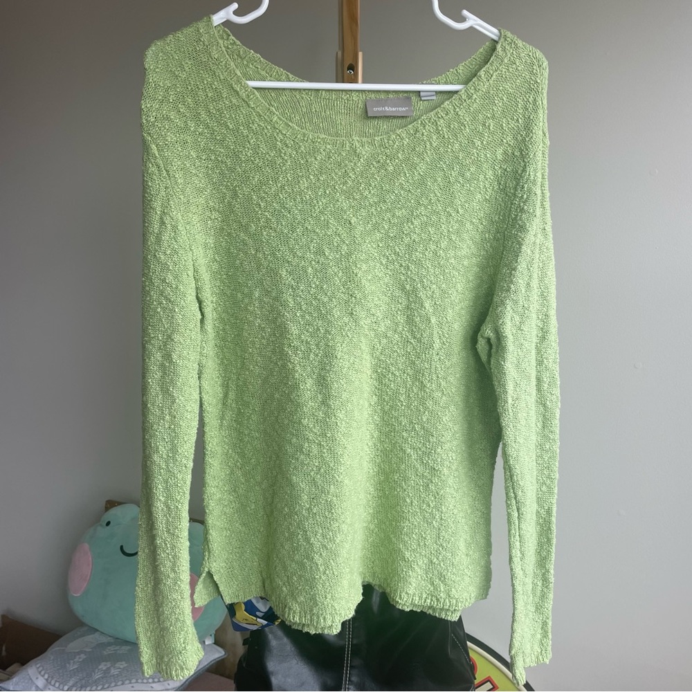 Light green sweater